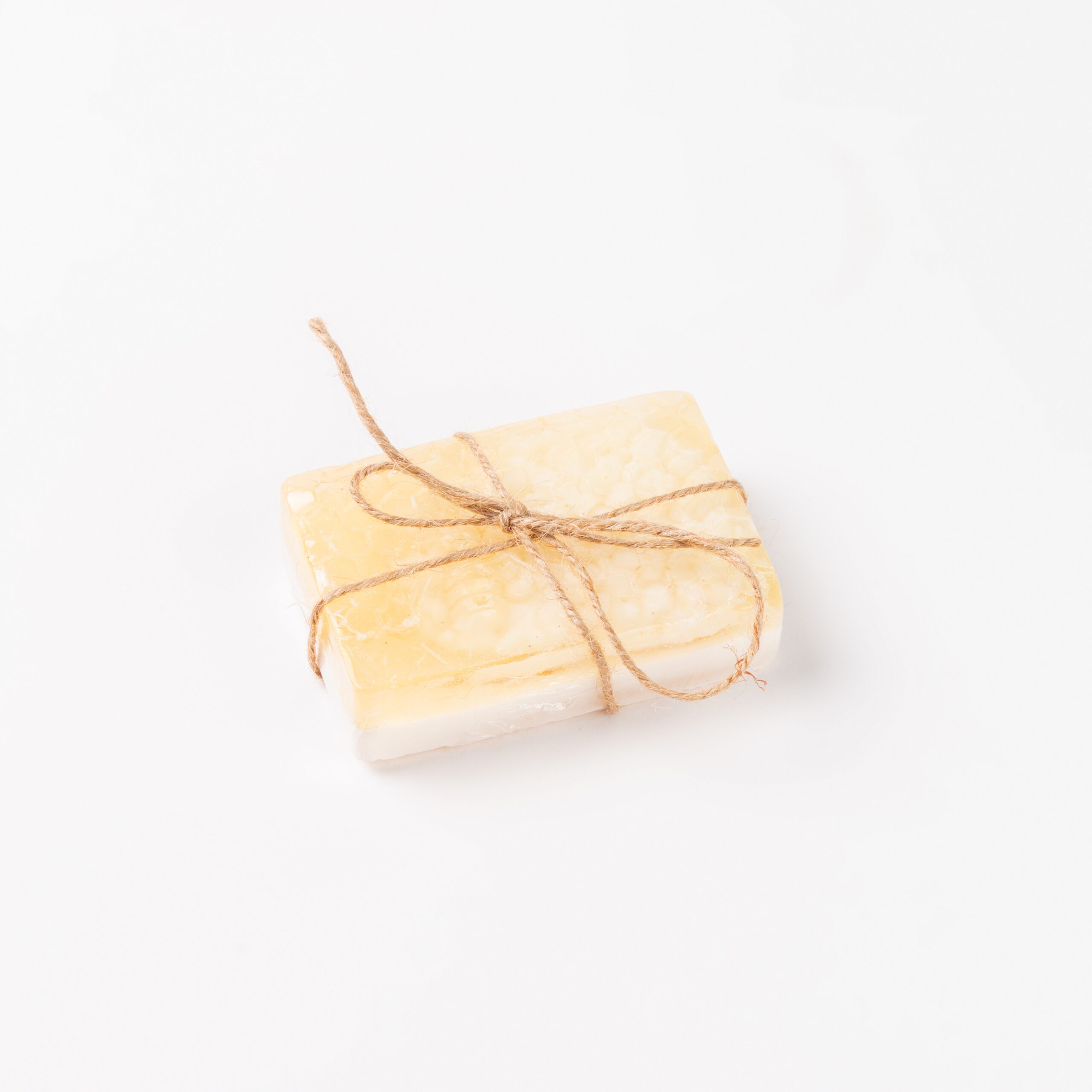 صابون الكركم وزيت الزيتون صابون الكركم وزيت الزيتون